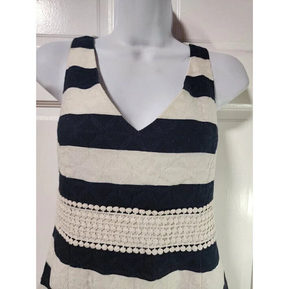 Just Taylor Just TaylorClassic and Timeless Black and lvory Striped V-Neck 4 - Picture 12 of 12